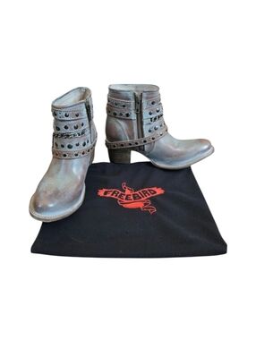 Freebird by Steven Sandra Chain Buckle Studded Boho Ankle Booties Beige Size‎ 7